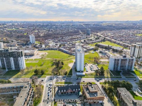 Photo 7 at 2800 Jane Street, Jane Heights, Toronto