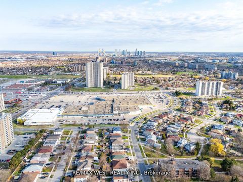 Photo 9 at 2800 Jane Street, Jane Heights, Toronto