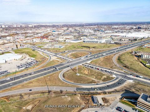 Photo 10 at 2800 Jane Street, Jane Heights, Toronto