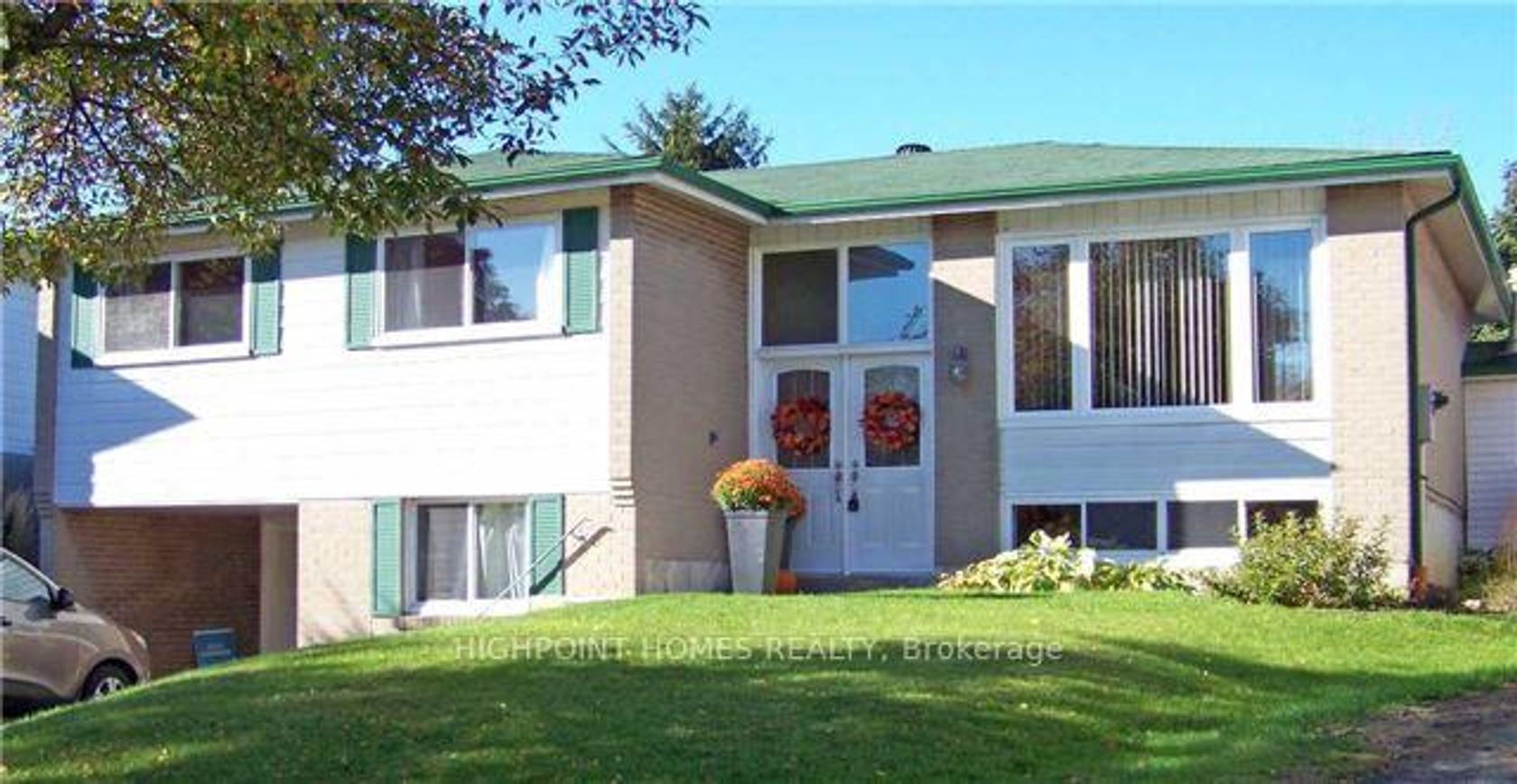 18 Edenmills Drive, Morningside, Toronto photo number 2