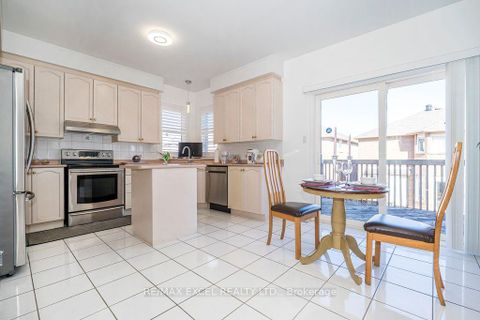 Photo 4 at 28 Fortune Crescent, Rouge Woods, Richmond Hill