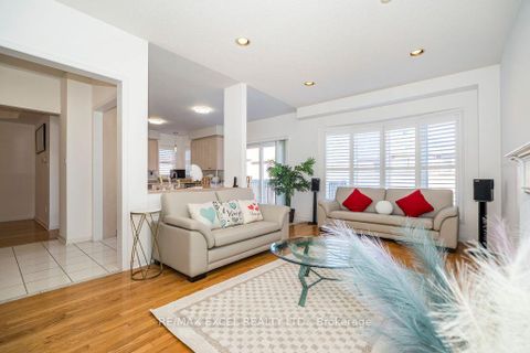 Photo 6 at 28 Fortune Crescent, Rouge Woods, Richmond Hill