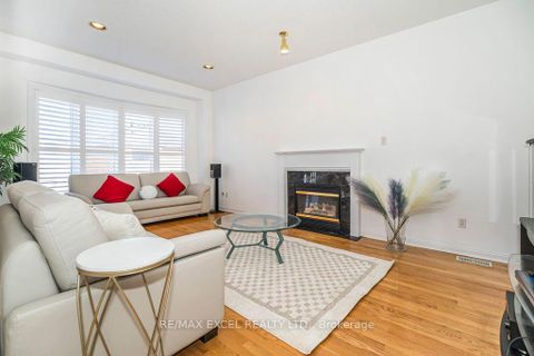 Photo 7 at 28 Fortune Crescent, Rouge Woods, Richmond Hill