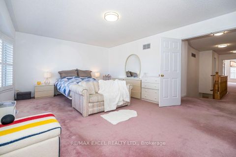 Photo 8 at 28 Fortune Crescent, Rouge Woods, Richmond Hill