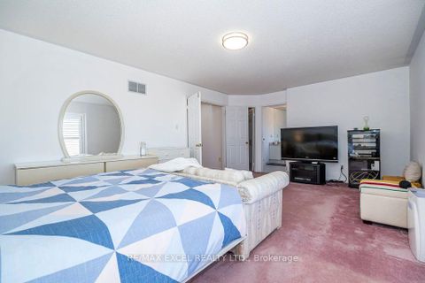 Photo 9 at 28 Fortune Crescent, Rouge Woods, Richmond Hill