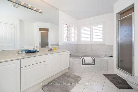 Photo 10 at 28 Fortune Crescent, Rouge Woods, Richmond Hill