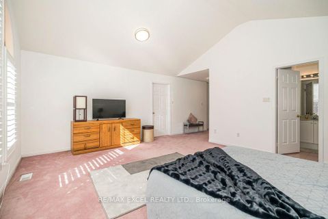 Photo 15 at 28 Fortune Crescent, Rouge Woods, Richmond Hill