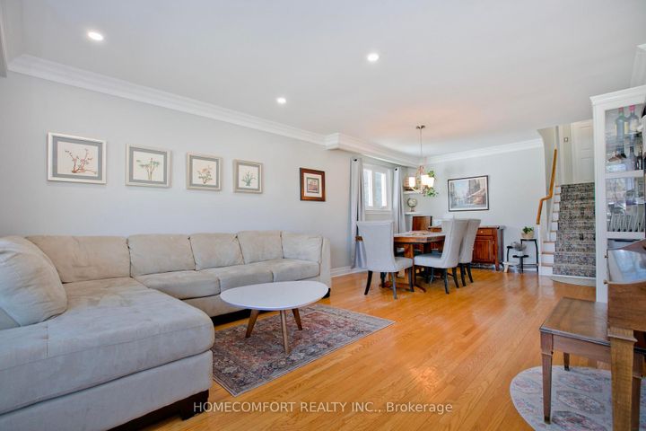 Photo 2 at 47 Tivoli Court, Guildwood, Toronto