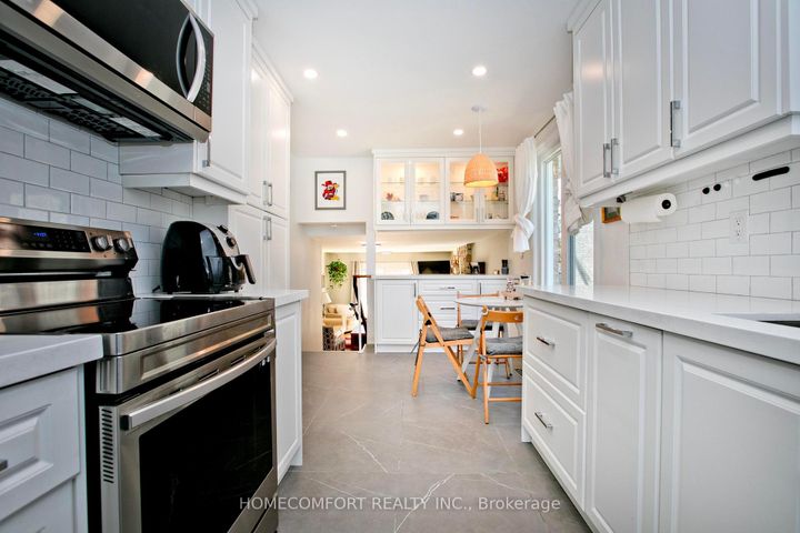 Photo 5 at 47 Tivoli Court, Guildwood, Toronto