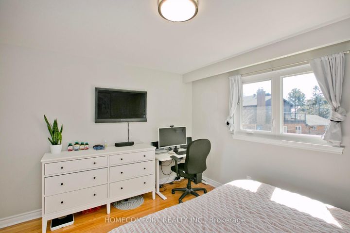 Photo 11 at 47 Tivoli Court, Guildwood, Toronto