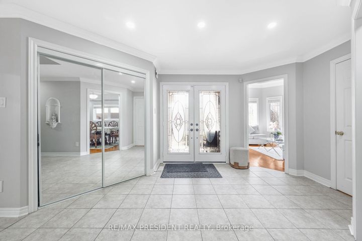 Photo 2 at 14 Samuel Crescent, Georgetown, Halton Hills