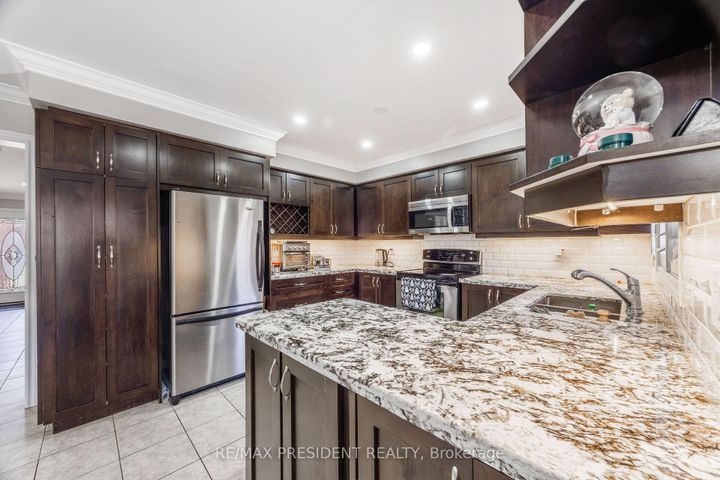 Photo 12 at 14 Samuel Crescent, Georgetown, Halton Hills