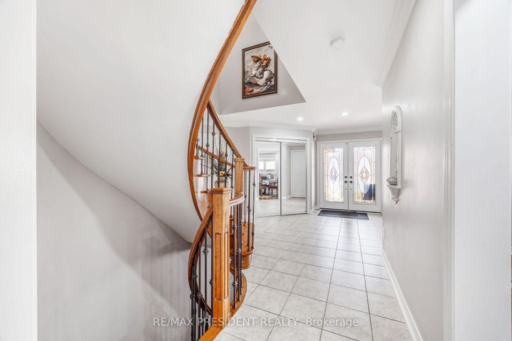 Photo 17 at 14 Samuel Crescent, Georgetown, Halton Hills