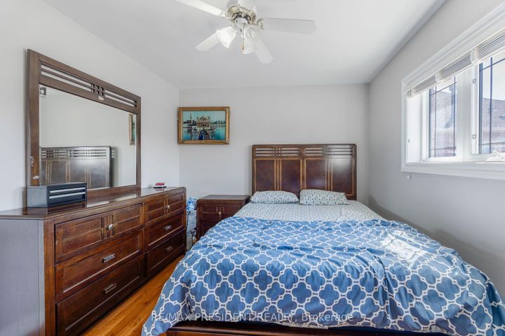 Photo 35 at 14 Samuel Crescent, Georgetown, Halton Hills