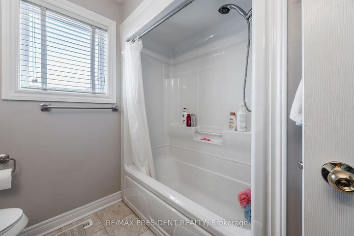 Photo 39 at 14 Samuel Crescent, Georgetown, Halton Hills