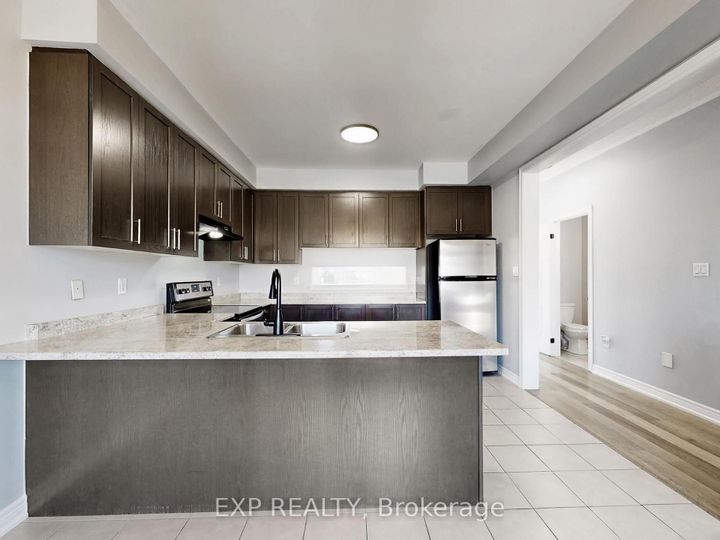 Photo 5 at 9 Matthewson Avenue, Bradford, Bradford West Gwillimbury