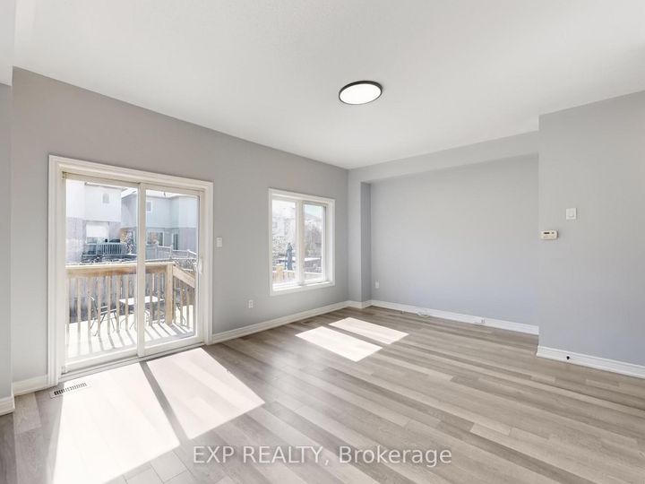 Photo 11 at 9 Matthewson Avenue, Bradford, Bradford West Gwillimbury