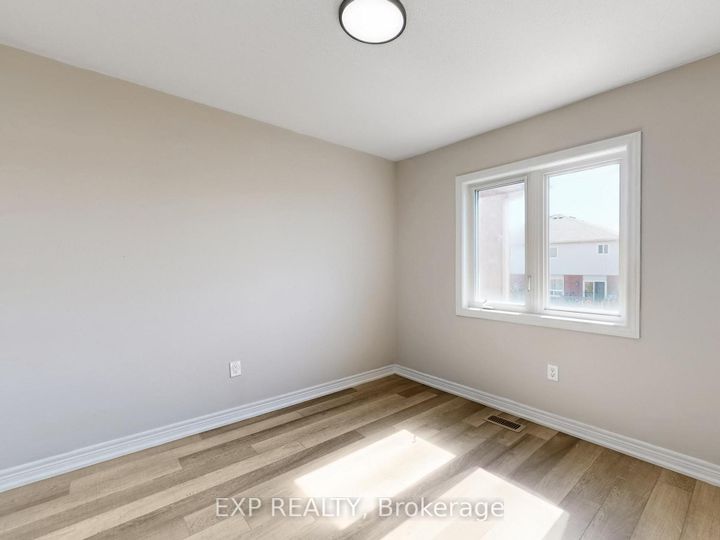 Photo 18 at 9 Matthewson Avenue, Bradford, Bradford West Gwillimbury