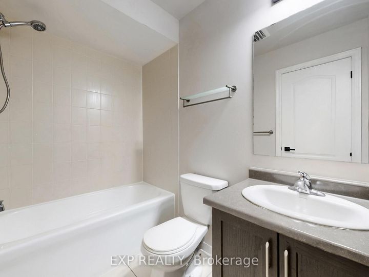 Photo 22 at 9 Matthewson Avenue, Bradford, Bradford West Gwillimbury