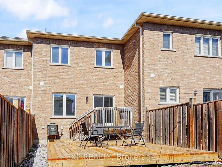 Photo 26 at 9 Matthewson Avenue, Bradford, Bradford West Gwillimbury