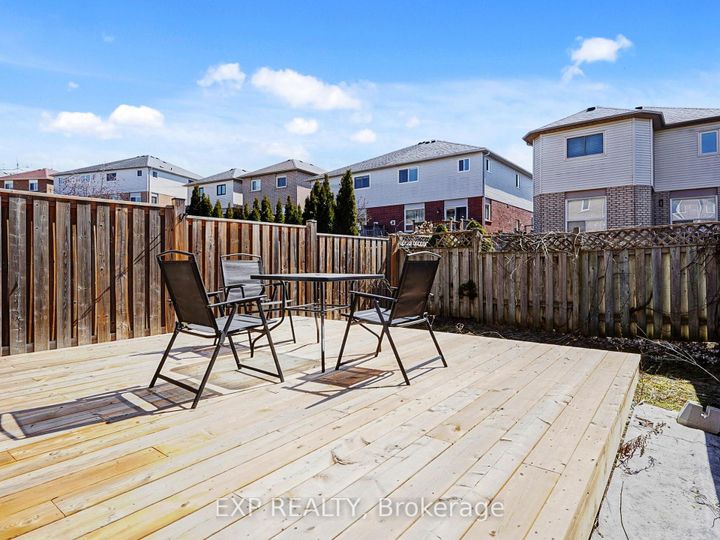Photo 28 at 9 Matthewson Avenue, Bradford, Bradford West Gwillimbury
