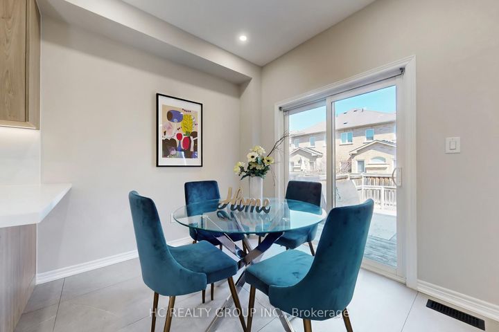 Photo 12 at 206 Wolf Creek Crescent, Patterson, Vaughan