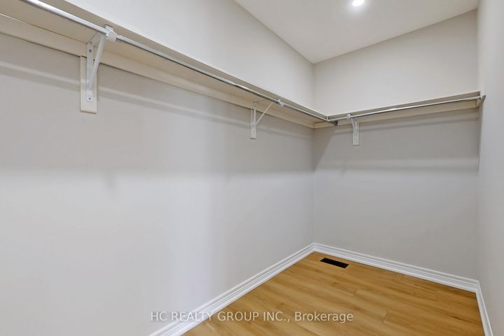 Photo 21 at 206 Wolf Creek Crescent, Patterson, Vaughan