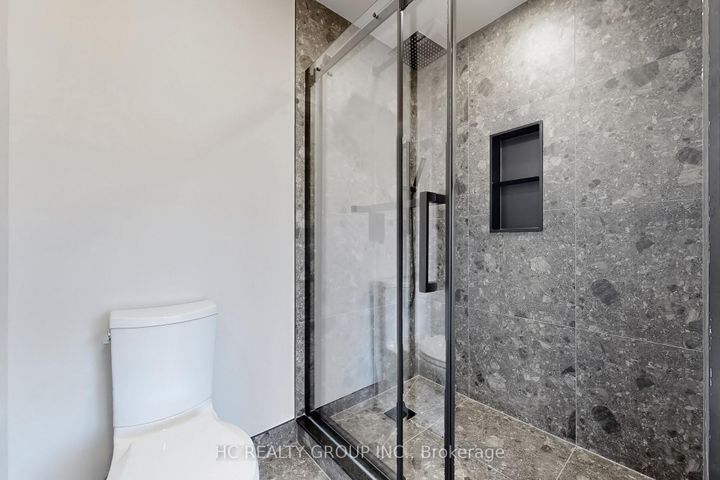 Photo 24 at 206 Wolf Creek Crescent, Patterson, Vaughan