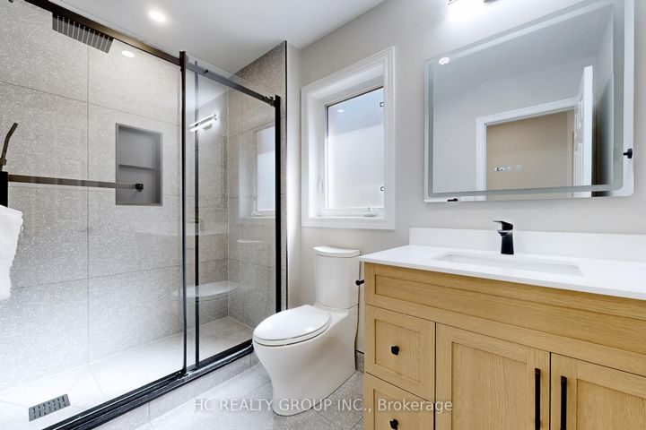 Photo 30 at 206 Wolf Creek Crescent, Patterson, Vaughan