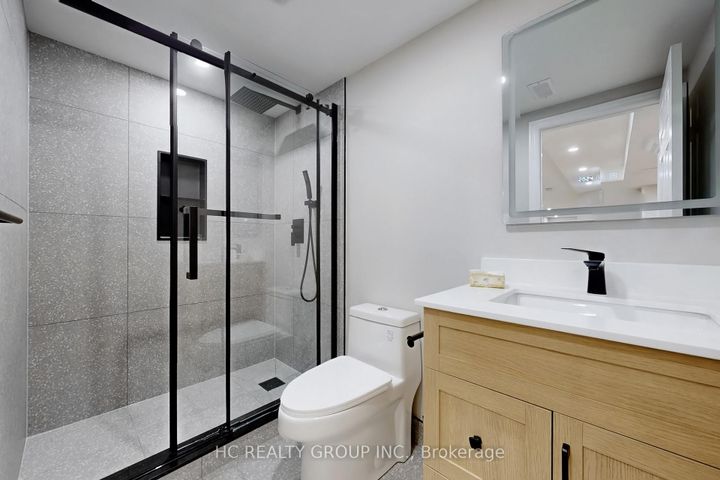 Photo 37 at 206 Wolf Creek Crescent, Patterson, Vaughan