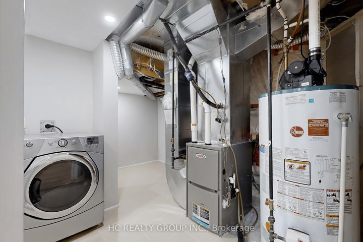 Photo 38 at 206 Wolf Creek Crescent, Patterson, Vaughan