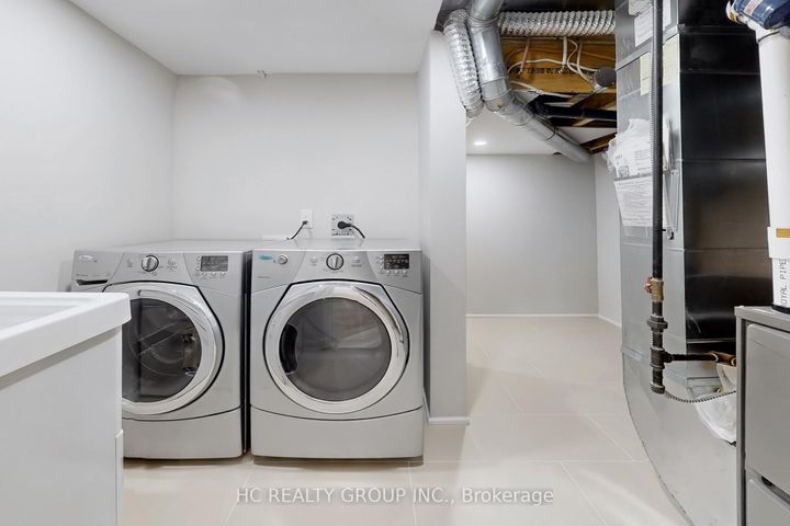 Photo 39 at 206 Wolf Creek Crescent, Patterson, Vaughan