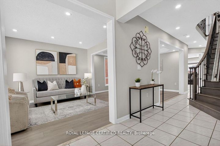 Photo 4 at 10 Verona Drive, Vales of Castlemore, Brampton