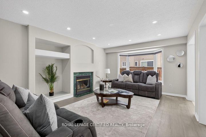 Photo 9 at 10 Verona Drive, Vales of Castlemore, Brampton