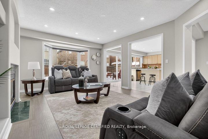 Photo 10 at 10 Verona Drive, Vales of Castlemore, Brampton