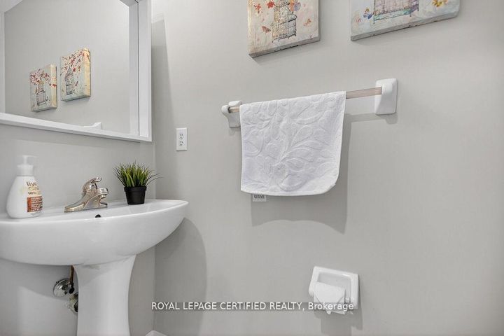 Photo 16 at 10 Verona Drive, Vales of Castlemore, Brampton