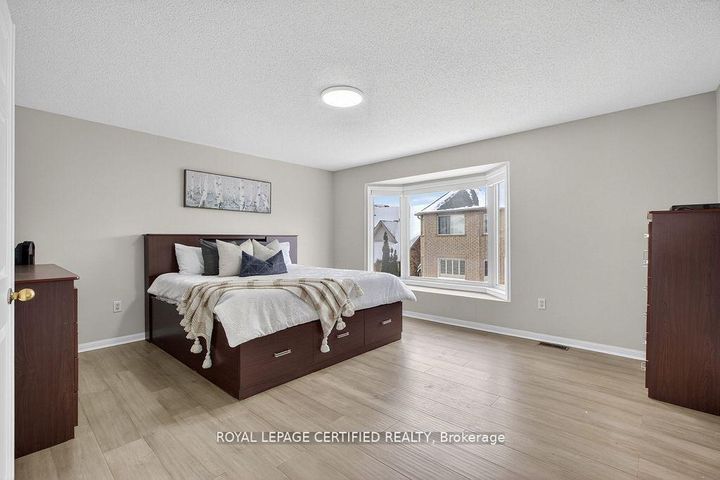 Photo 20 at 10 Verona Drive, Vales of Castlemore, Brampton