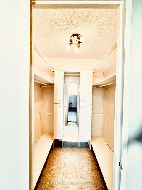 Photo 10 at 1806 - 10 Martha Eaton Way S, Amesbury, Toronto