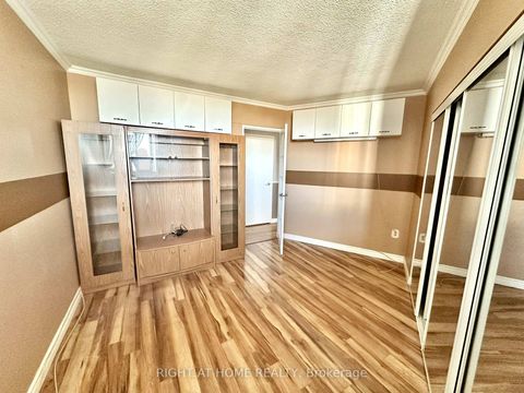 Photo 12 at 1806 - 10 Martha Eaton Way S, Amesbury, Toronto