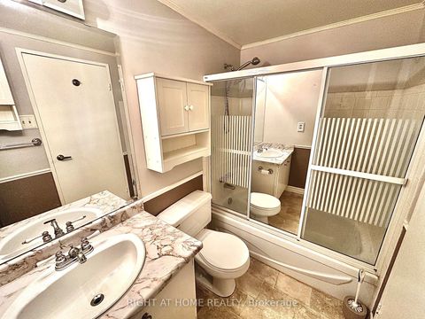 Photo 14 at 1806 - 10 Martha Eaton Way S, Amesbury, Toronto