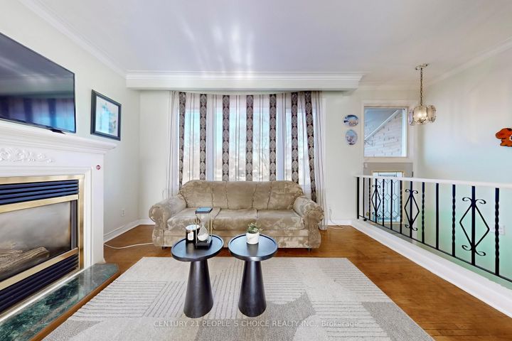 Photo 5 at 35 Westhumber Boulevard, Clairville, Toronto