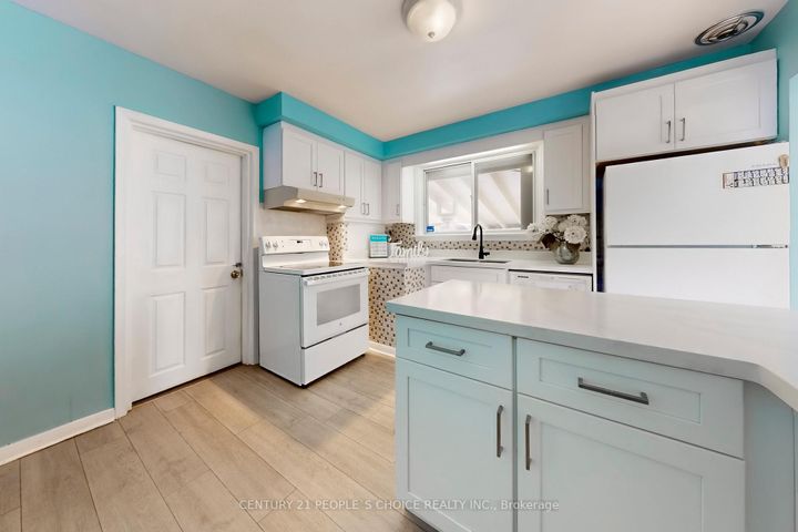 Photo 13 at 35 Westhumber Boulevard, Clairville, Toronto