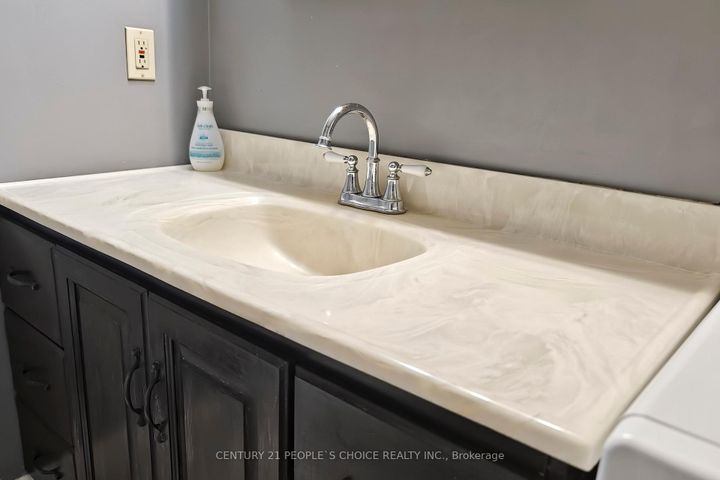 Photo 26 at 35 Westhumber Boulevard, Clairville, Toronto