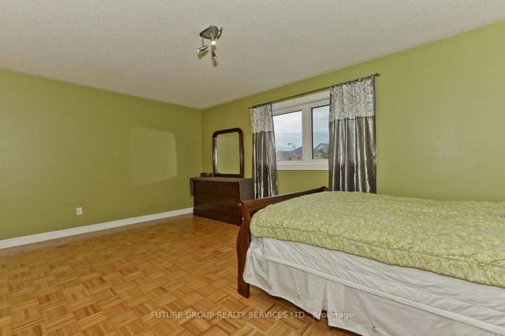 Photo 20 at 2 Willow Heights Court N, Wellington, Brampton