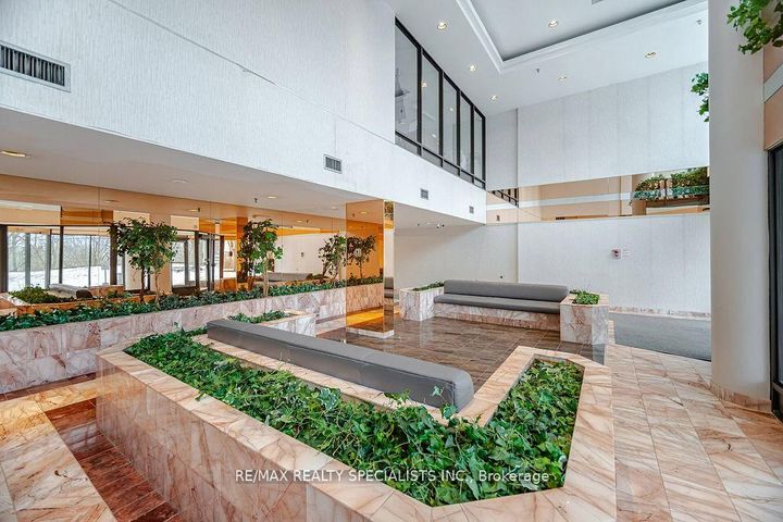 Photo 5 at 805 - 5 Rowntree Road N, Jamestown, Toronto