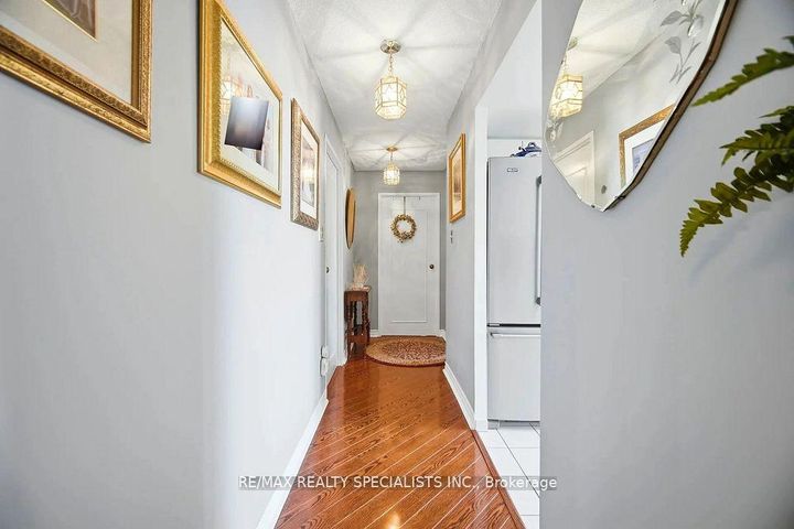 Photo 20 at 805 - 5 Rowntree Road N, Jamestown, Toronto