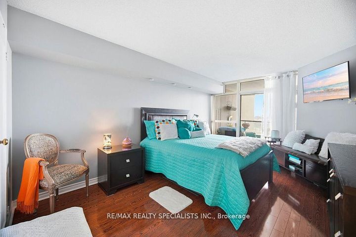 Photo 21 at 805 - 5 Rowntree Road N, Jamestown, Toronto