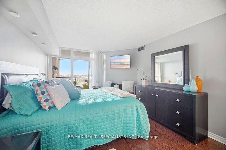 Photo 23 at 805 - 5 Rowntree Road N, Jamestown, Toronto