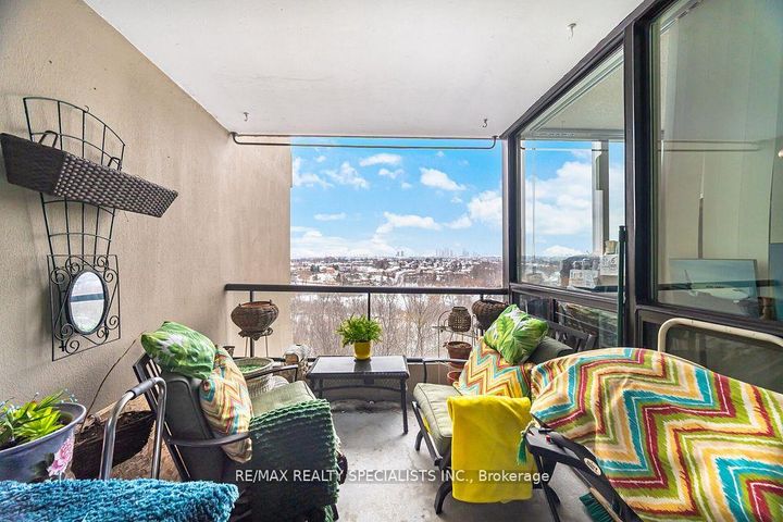 Photo 28 at 805 - 5 Rowntree Road N, Jamestown, Toronto