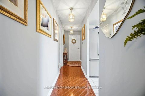 Photo 20 at 805 - 5 Rowntree Road N, Jamestown, Toronto